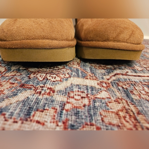 NWOT 🌟 UGG WOMEN'S BAILEY BUTTON TRIPLET II BOOT - Size 9 - Picture 2 of 11